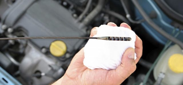 Señales de que el coche necesita un cambio de aceite