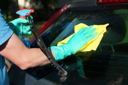 Cómo limpiar los cristales del coche