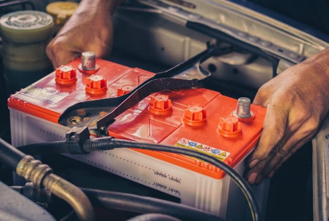 Cómo sustituir la batería de un coche