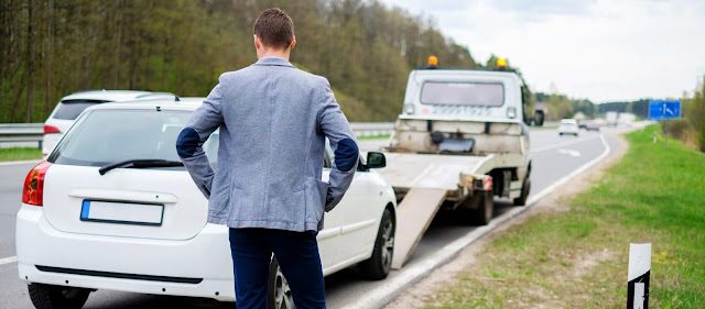 avería del coche de camino a tu destino de vacaciones